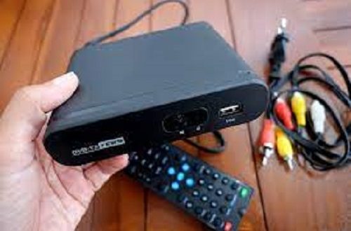 Cara Menyambung Set Top Box di TV